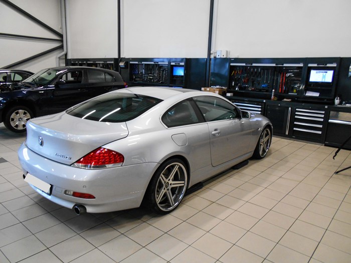 645CI Skjult Nummerplade
