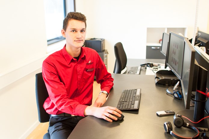 Oliver Reservedels Ekspedient Schmiedmann Odense Bmw Specialist 1