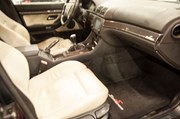 BMW E39 Paa Vaerkstedet Set Indefra Fra Passager Fordoer