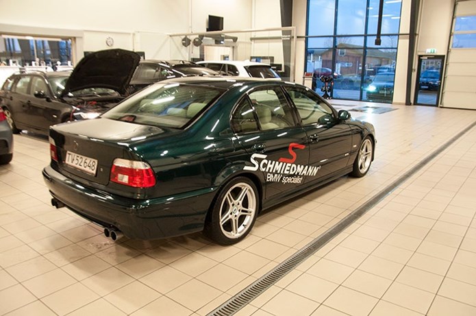 BMW E39 Paa Vaerkstedet Set Skraat Bagfra