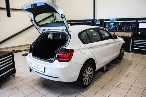 BMW S1 F20 120D Anhaengertraek 5441