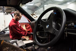Schmiedmann BMW M3 E30 EVO2 Door Removal 9252
