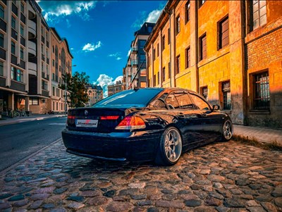 INSTA 7Serie