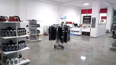 Showroom 02